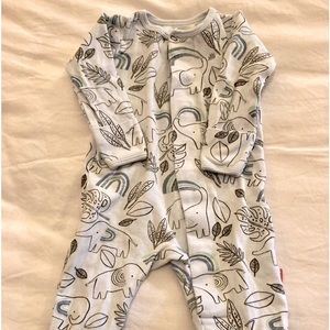 Magnetic Me Footsie, 0-3, cute elephant pattern, EUC